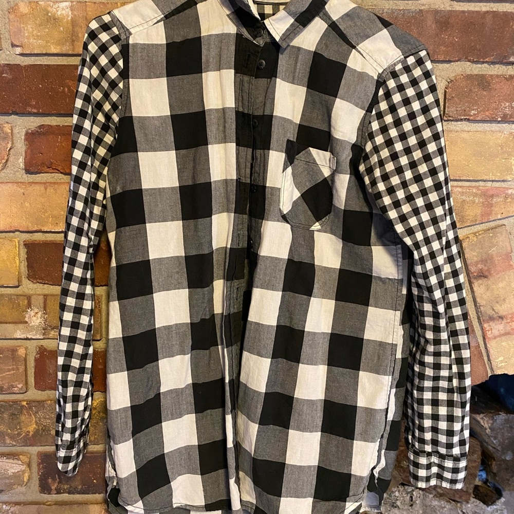 Women’s button up- hardly worn